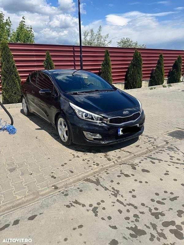Negru Utilizat 2013 Kia Ceed Coupe | 6.650 EUR (Preț OK) - Imagine 1/4