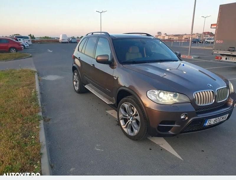 Second-hand BMW X5 306 CP (225 kW) 2011 Culoaremaro SUV