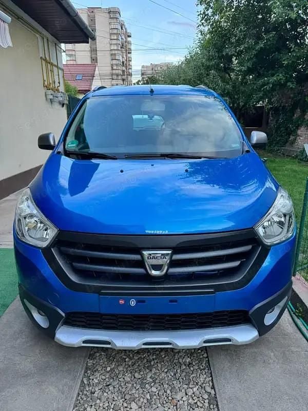 Utilizat 2016 Dacia Lodgy Stepway Monovolum | 5.150 EUR (Preț bun) - Imagine 1/4