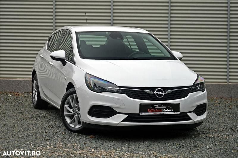 Second-hand Opel Astra Elegance 122 CP (89 kW) 2020 Culoarealb Hatchback