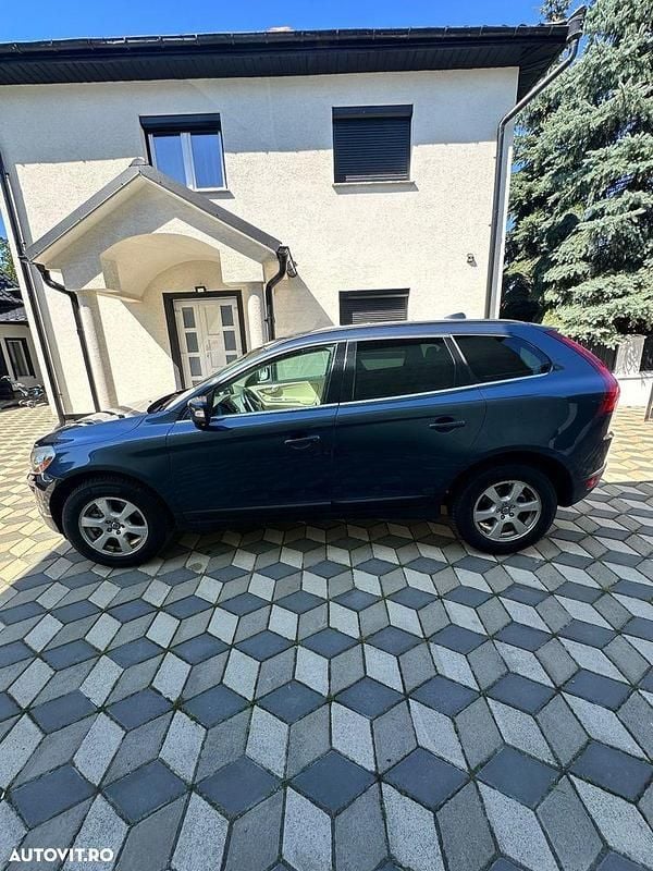 Culoarealbastru Utilizat 2010 Volvo XC60 Kinetic SUV | 9.800 EUR (Preț OK) - Imagine 1/4
