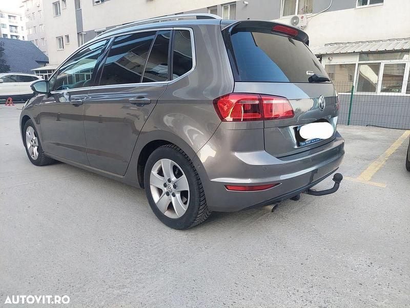 Second-hand VW Golf VII Trendline 110 CP (80 kW) 2015 Culoaregalbeuriu Hatchback