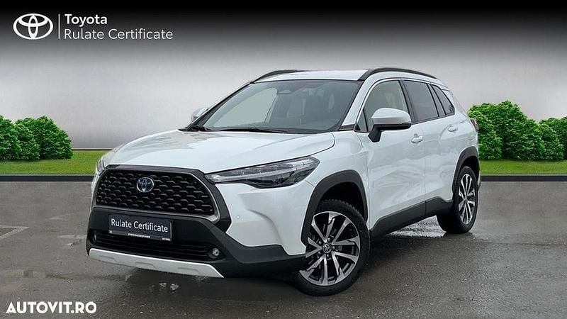 Second-hand Toyota Corolla Cross 197 CP (144 kW) 2023 Culoarealb SUV
