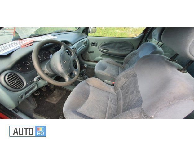 Second-hand Renault Mégane Coupé 90 CP (66 kW) 1996 Rosu Coupe