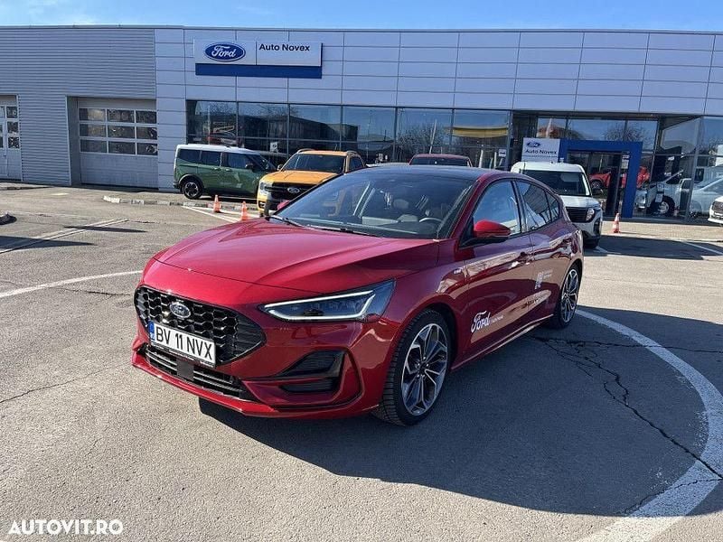 Rosu Utilizat 2024 Ford Focus Hatchback | 27.250 EUR - Imagine 1/4