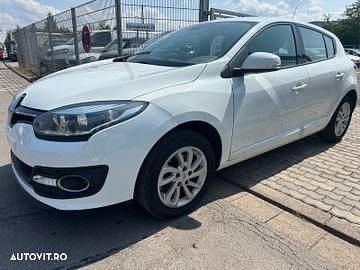 Culoarealb Utilizat 2014 Renault Mégane III Dynamique Hatchback | 5.750 EUR (Preț OK) - Imagine 1/4