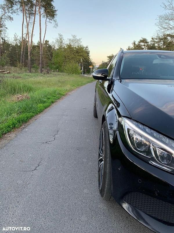 Second-hand Mercedes C220 170 CP (125 kW) 2015 Culoarenegru Break