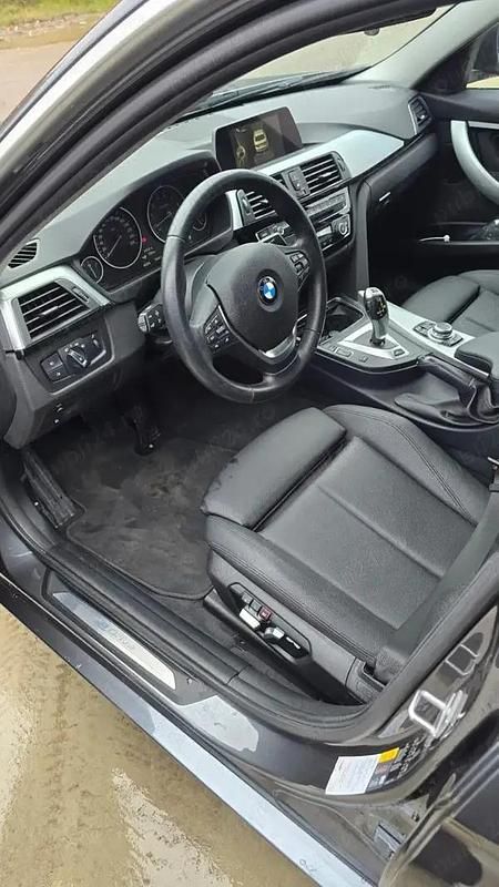 Second-hand BMW 330 252 CP (185 kW) 2017 Berlinǎ