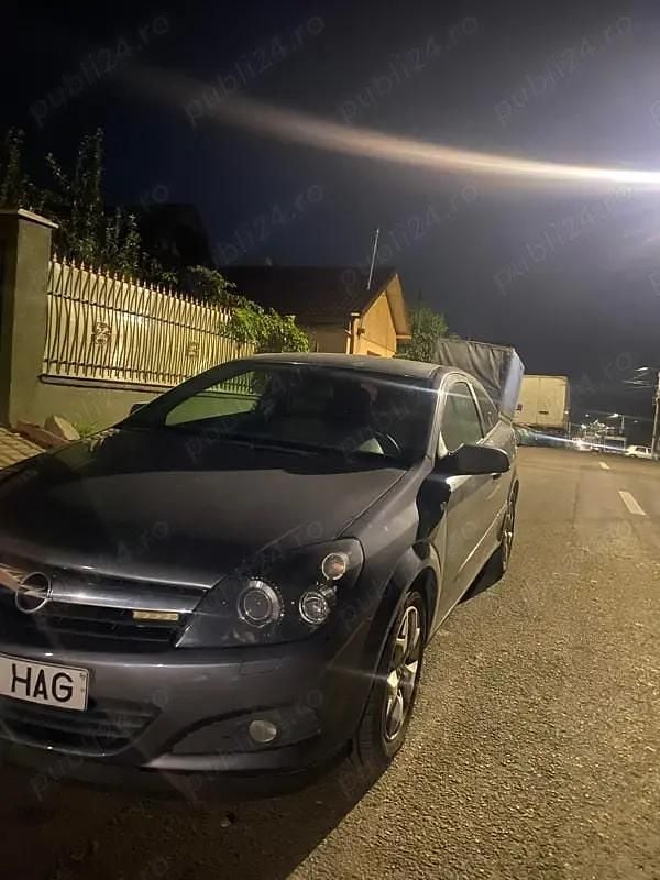 Utilizat 2005 Opel Astra GTC | 1.000 EUR (Preț OK) - Imagine 1/4