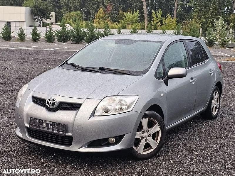 Culoaregri Utilizat 2010 Toyota Auris Executive Berlinǎ | 4.890 EUR (Preț OK) - Imagine 1/4