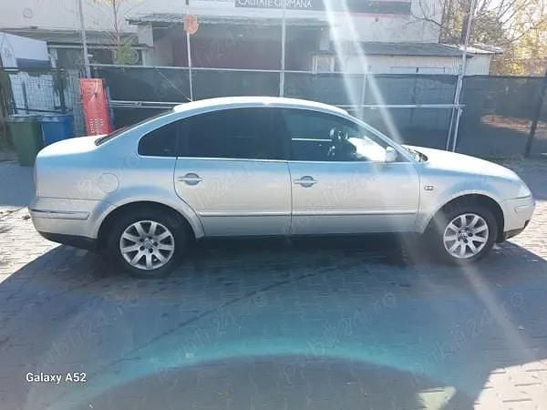 Second-hand VW Passat 102 CP (75 kW) 2001 Gri Berlinǎ