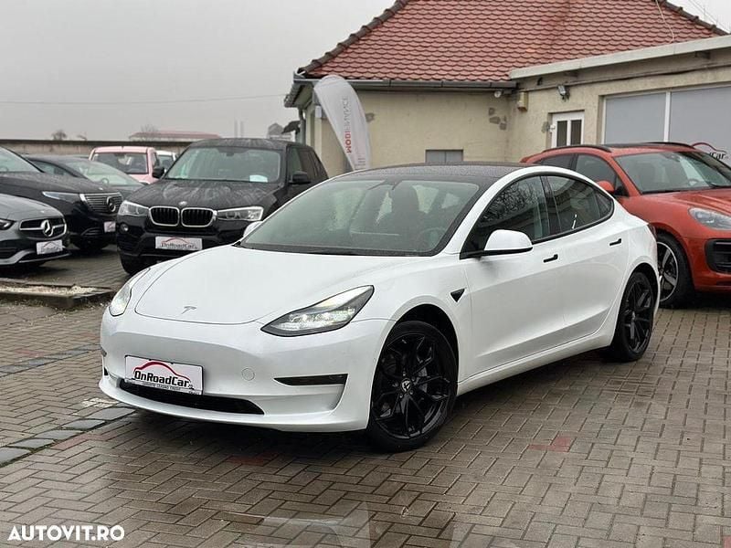 Second-hand Tesla Model 3 324 kW (441 CP) 2022 Culoarealb Berlinǎ