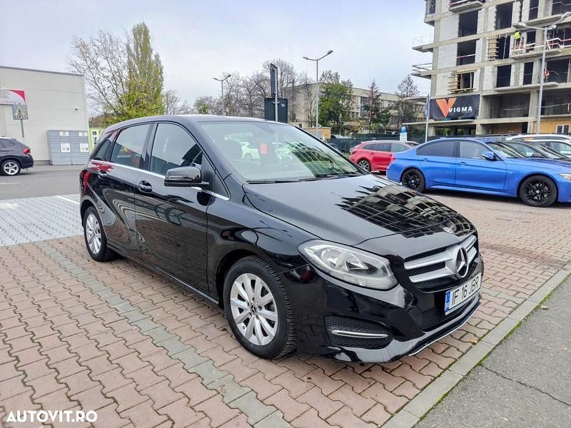 Second-hand Mercedes B180 109 CP (80 kW) 2017 Culoarenegru Monovolum