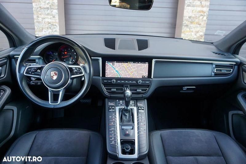 Second-hand Porsche Macan 245 CP (180 kW) 2020 Culoarenegru SUV