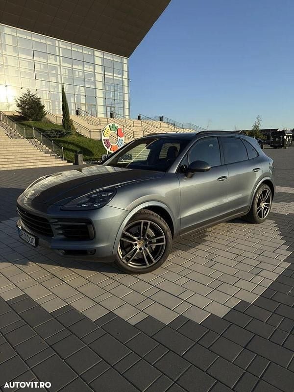 Second-hand Porsche Cayenne S 440 CP (323 kW) 2018 Culoarealbastru SUV