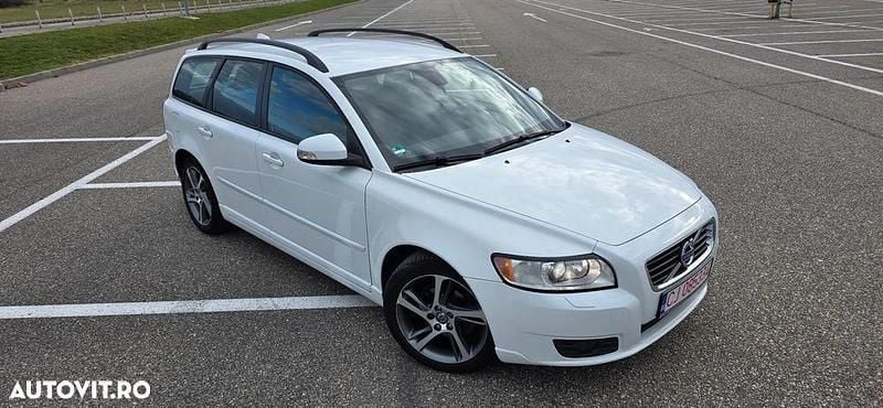 Culoarealb Utilizat 2011 Volvo V50 Business Edition Break | 4.199 EUR (Preț OK) - Imagine 1/4