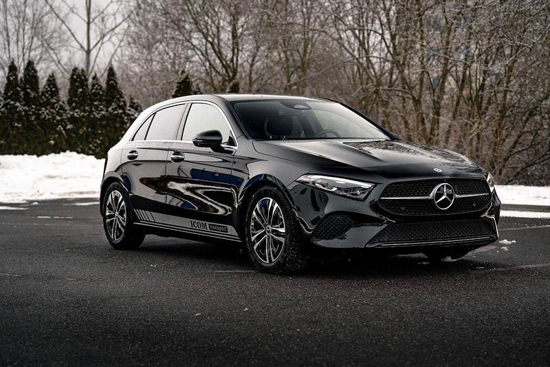 Utilizat 2024 Mercedes A200 | 38.414 EUR - Imagine 1/1