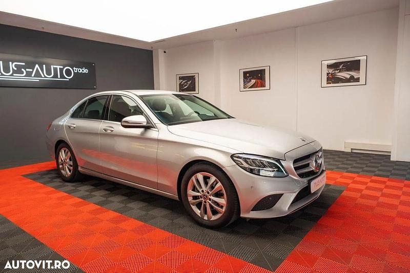 Culoareargint Utilizat 2019 Mercedes C200 Avantgarde Berlinǎ | 27.990 EUR (Preț OK) - Imagine 1/4