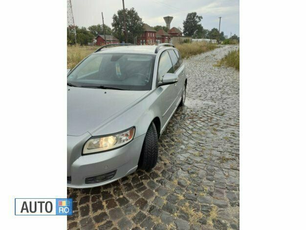 Second-hand Volvo V50 110 CP (80 kW) 2010 Argintiu Break