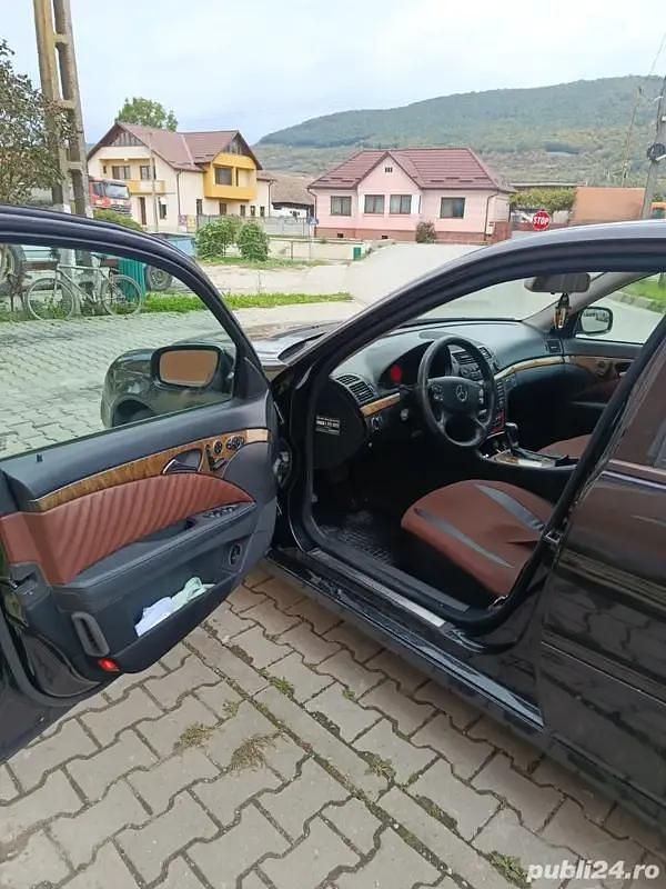 Utilizat 2008 Mercedes 200 Berlinǎ | 3.500 EUR - Imagine 1/4