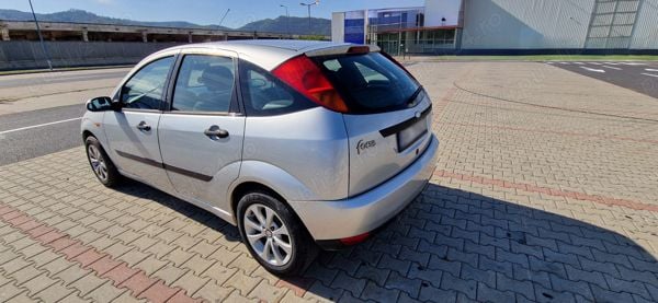 Utilizat 2004 Ford Focus Hatchback | 1.000 EUR (Preț bun) - Imagine 1/4