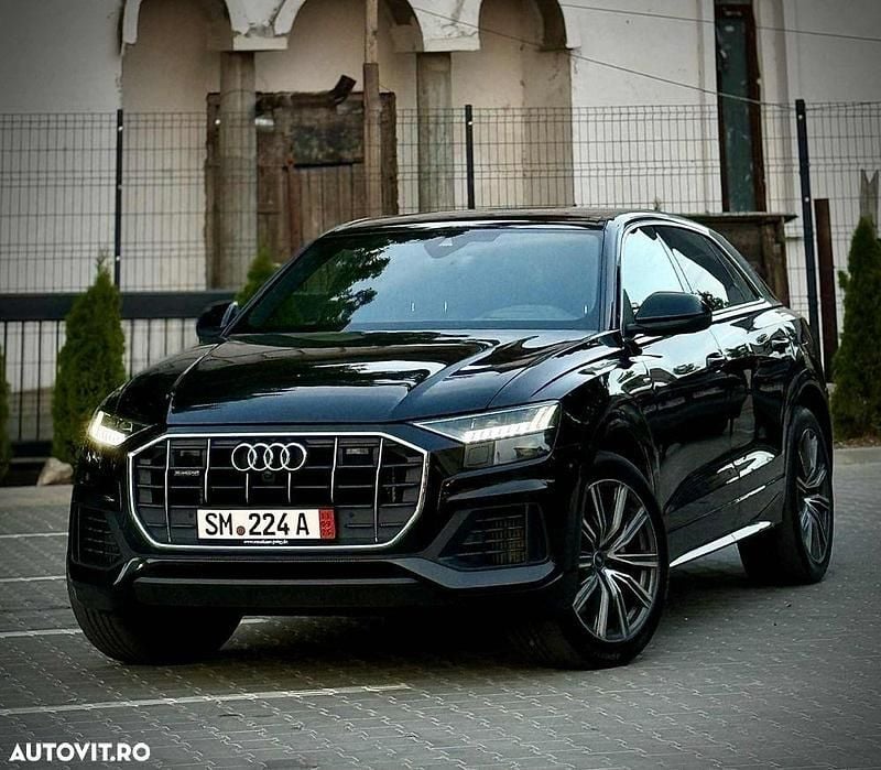 Culoarenegru Utilizat 2021 Audi Q8 S-Line SUV | 50.000 EUR (Preț bun) - Imagine 1/4