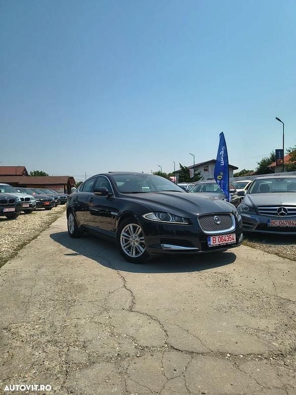 Negru Utilizat 2012 Jaguar XF Luxury Berlinǎ | 11.990 EUR (Preț OK) - Imagine 1/4