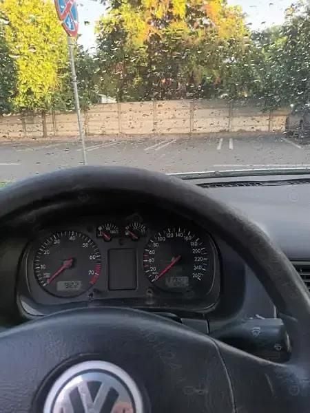 Second-hand VW Bora 101 CP (74 kW) 2003 Berlinǎ