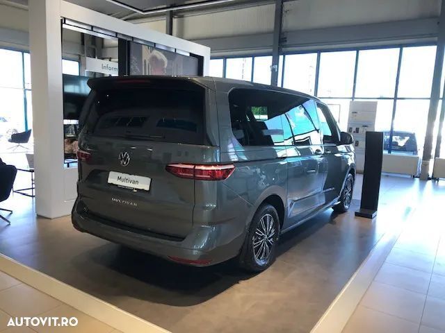 Nouă VW Multivan Life 150 CP (110 kW) 2025 Gri Van