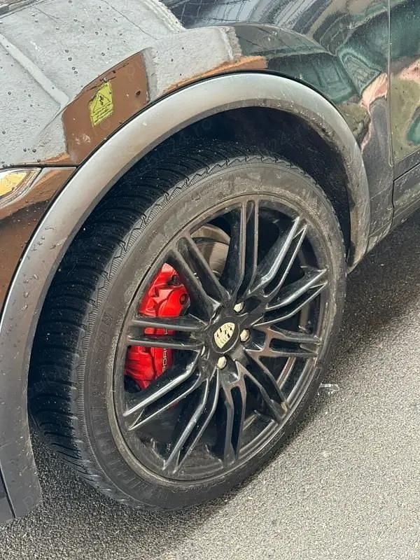 Second-hand Porsche Cayenne 245 CP (180 kW) 2011 SUV