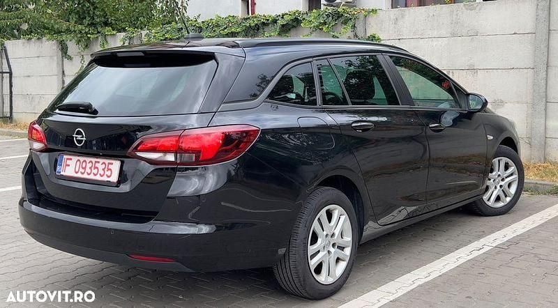 Second-hand Opel Astra Edition 122 CP (89 kW) 2021 Culoarenegru Break