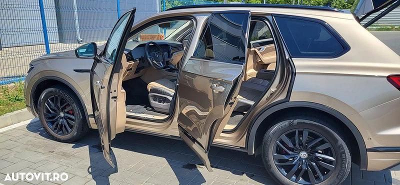 Maro Utilizat 2018 VW Touareg Atmosphere SUV | 36.500 EUR (Preț OK) - Imagine 1/4