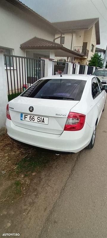 Second-hand Skoda Rapid 105 CP (77 kW) 2014 Culoarealb Hatchback