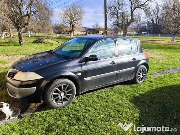 Utilizat 2006 Renault Mégane II Hatchback | 1.750 EUR (Preț bun) - Imagine 1/1