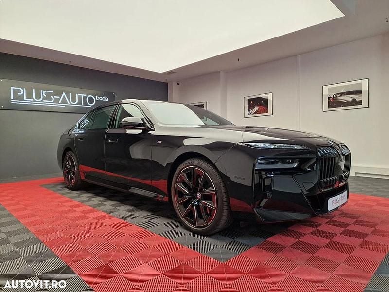 Second-hand BMW 740 Comfort Edition 300 CP (220 kW) 2023 Culoarenegru Berlinǎ