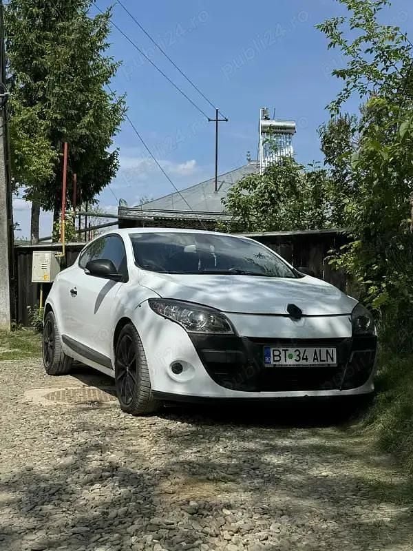 Utilizat 2010 Renault Mégane III Coupe | 3.500 EUR - Imagine 1/4