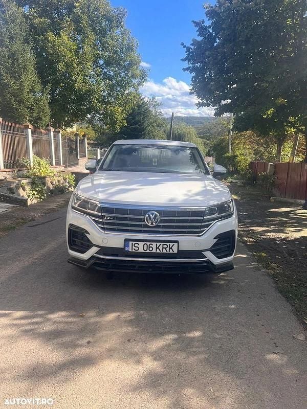 Culoarealb Utilizat 2020 VW Touareg SUV | 38.000 EUR (Scump) - Imagine 1/4