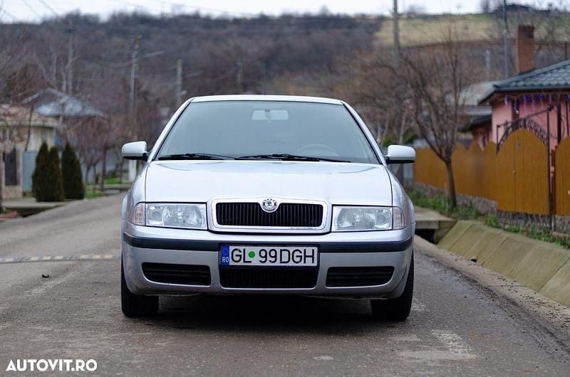 Culoareargint Utilizat 2008 Skoda Octavia Tour Berlinǎ | 2.900 EUR (Preț OK) - Imagine 1/4