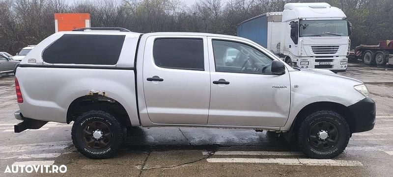 Second-hand Toyota HiLux 120 CP (88 kW) 2010 Culoarealb Pickup
