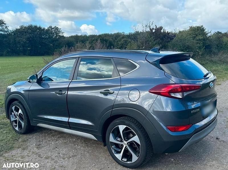 Second-hand Hyundai Tucson 185 CP (136 kW) 2017 Culoarenegru SUV