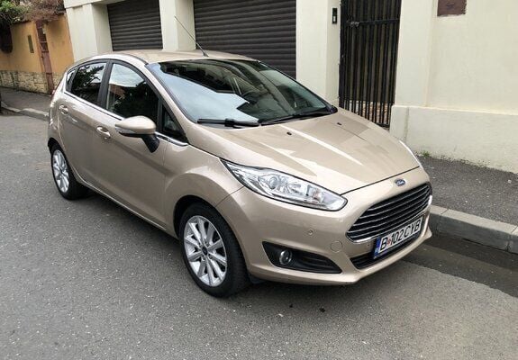 Auriu Utilizat 2016 Ford Fiesta Hatchback | 8.600 EUR (Preț OK) - Imagine 1/4