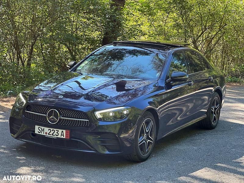 Culoarealbastru Utilizat 2023 Mercedes E300 AMG line Berlinǎ | 36.250 EUR - Imagine 1/4