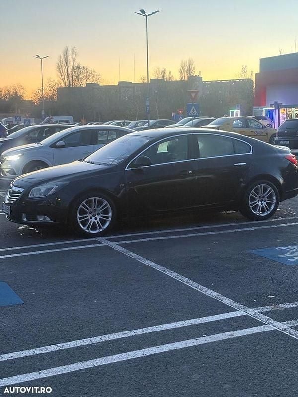 Second-hand Opel Insignia 180 CP (132 kW) 2011 Culoarenegru Berlinǎ
