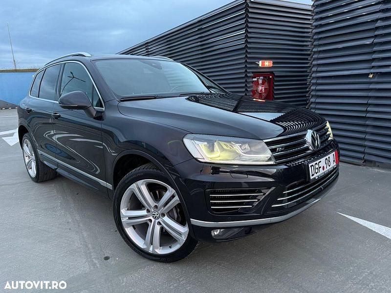 Second-hand VW Touareg Terrain Tech 262 CP (192 kW) 2016 Culoarenegru SUV