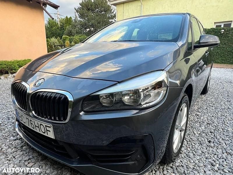 Culoaregri Utilizat 2018 BMW 216 Active Tourer Monovolum | 9.990 EUR - Imagine 1/4