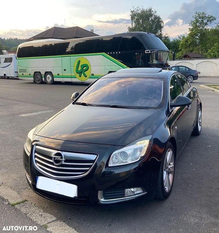 Culoarenegru Utilizat 2012 Opel Insignia Innovation Berlinǎ | 5.800 EUR (Puțin scump) - Imagine 1/4