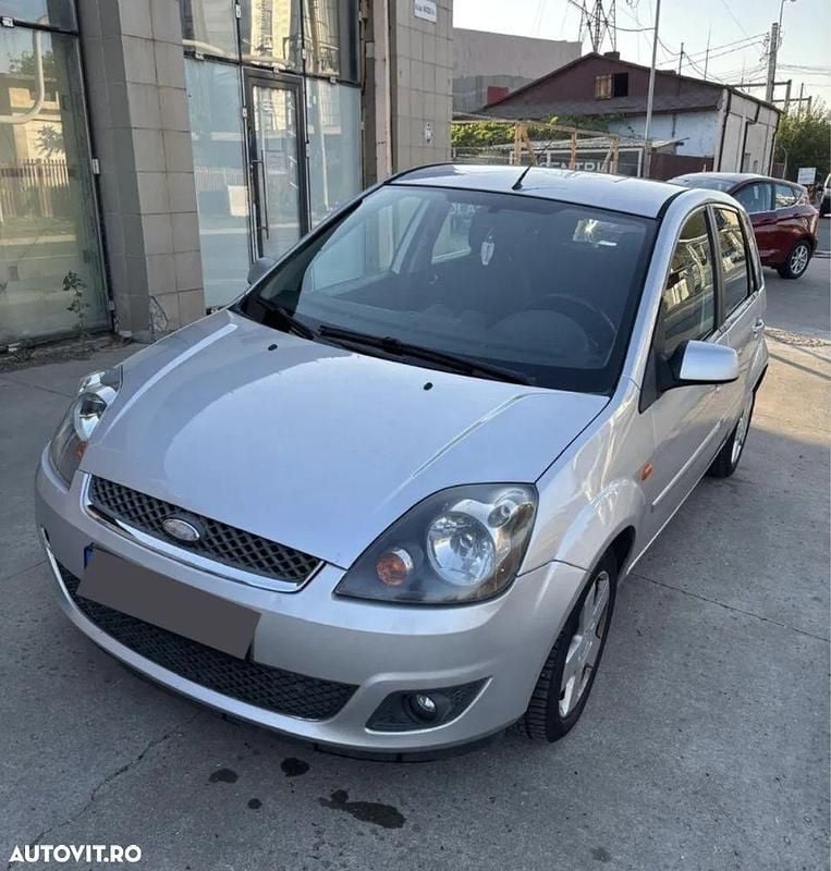 Culoareargint Utilizat 2007 Ford Fiesta Ghia Hatchback | 2.000 EUR (Preț OK) - Imagine 1/4