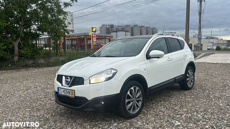 Alb Utilizat 2012 Nissan Qashqai 360º SUV | 7.999 EUR (Scump) - Imagine 1/4