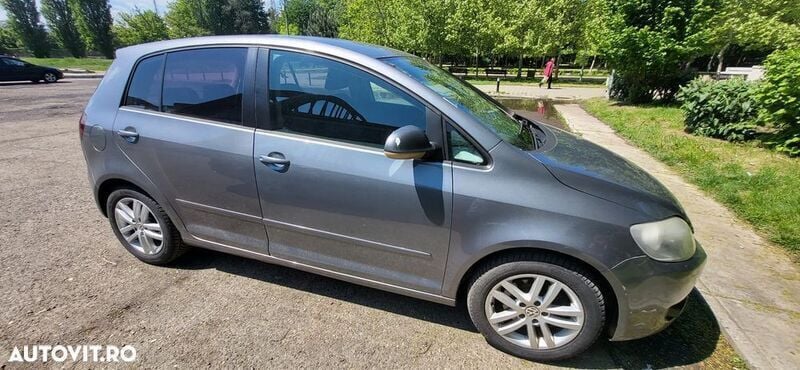 Gri Utilizat 2010 VW Golf Plus Monovolum | 4.200 EUR - Imagine 1/4