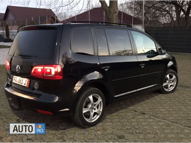 Second-hand VW Touran 105 CP (77 kW) 2011 Negru Monovolum